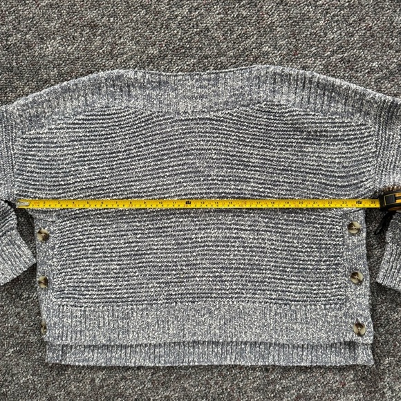 Madewell Heather Gray Crew Neck Cotton blend Sweater with buttons on the side M - Picture 3 of 9